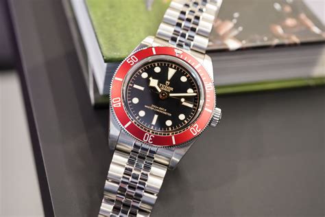 tudor black bay burgundy review|tudor burgundy chronometer.